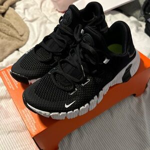 Black Nike metcon 4